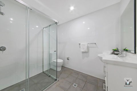 WARRICK FRAM 3 BEDS APT FREE PARKING WALK TO WESTFIELD CLOSE TO HOSPITAL NWF003 - Accommodation Gladstone 3