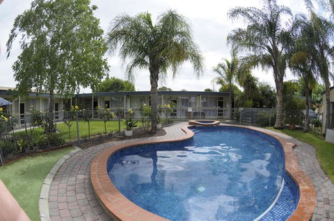 Warrina Motor Inn - Accommodation Gladstone 0