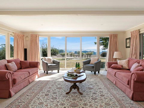 Warrington Park - Bendooley Hill - Accommodation Gladstone 1