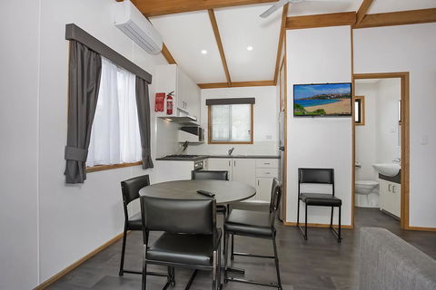 Warrnambool Holiday Village - Accommodation Gladstone 2