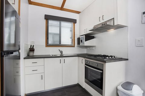 Warrnambool Holiday Village - Accommodation Gladstone 3
