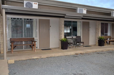 Warwick Motor Inn - Accommodation Gladstone 2