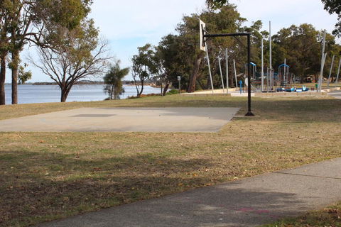 Water Lover's Haven - Accommodation Gladstone 2