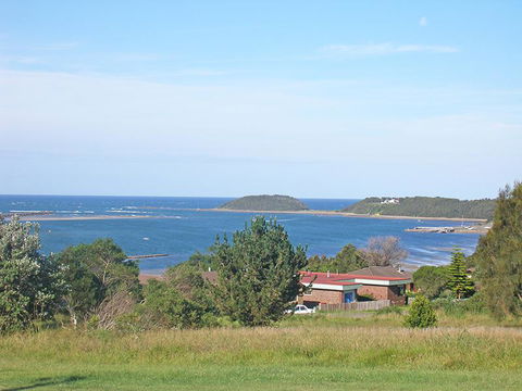 Water View House @ Orient Point - Accommodation Gladstone 0