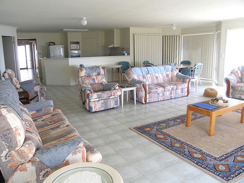 Water View House @ Orient Point - Accommodation Gladstone 2