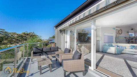 Water Views On Wallawa - Accommodation Gladstone 2