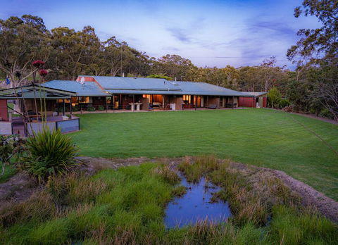 Waterfall Springs Retreat - Accommodation Gladstone 3