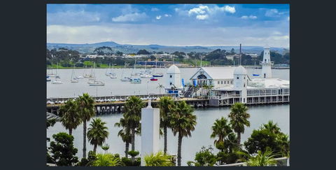 Waterfront (Yarra St) By Gold Star Stays - Accommodation Gladstone 1