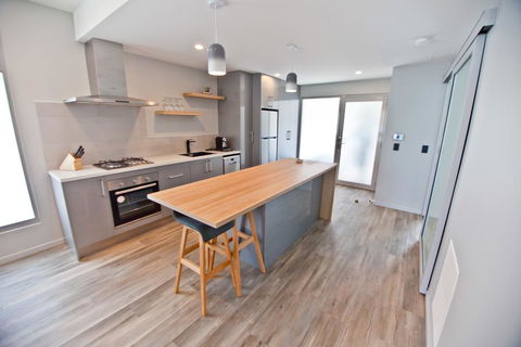 Waterfront Apartments - Accommodation Gladstone 1