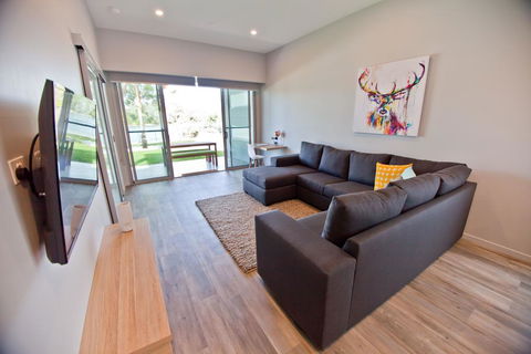Waterfront Apartments - Accommodation Gladstone 0