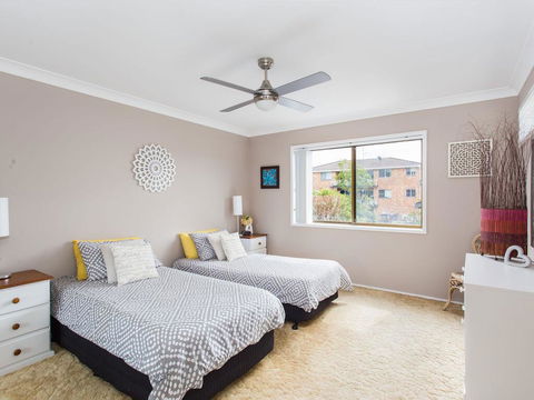 Waterfront At Point Road - Accommodation Gladstone 3