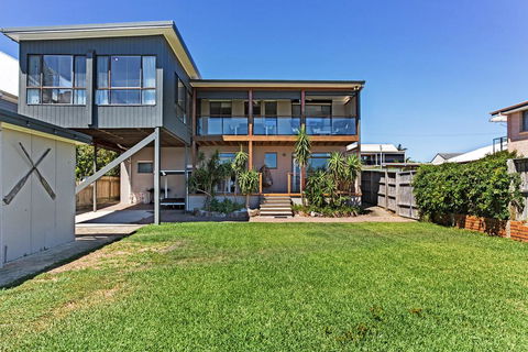 Waterfront At Sunset Boulevard, 26 Sunset Boulevard - Accommodation Gladstone 2