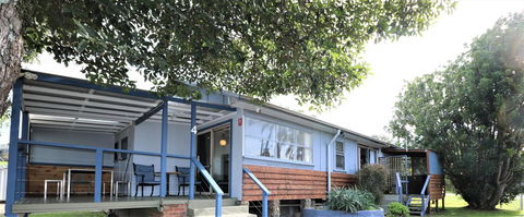 Waterfront Cottages - Accommodation Gladstone 1