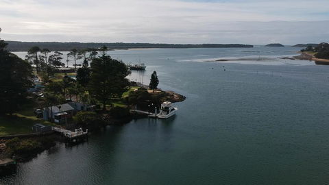 Waterfront Cottages - Accommodation Gladstone 2