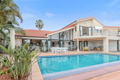 Waterfront Luxury, Noosa Heads - Accommodation Gladstone 2