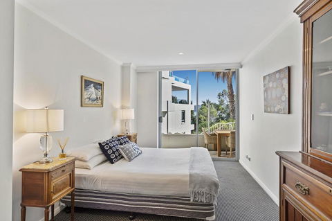 Waterfront Resort Living With Space For The Family - Accommodation Gladstone 1