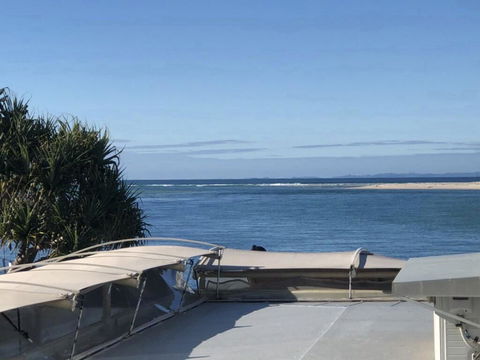 Waterfront Resort, Perfect For A Couples Getaway! - Accommodation Gladstone 0