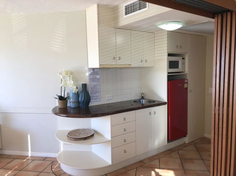 Waterfront Resort, Perfect For A Couples Getaway! - Accommodation Gladstone 2