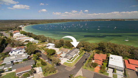 Waterfront Serenity - Luxury Home With Grand Views - Accommodation Gladstone 0