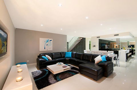 Waterfront Splendour - Accommodation Gladstone 2