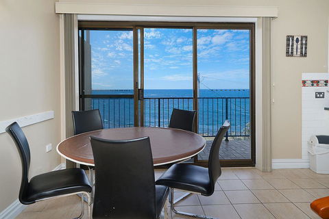 Waterfront Unit, Unit 3 - Accommodation Gladstone 2