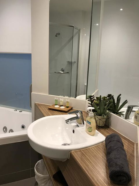 Waterfront@Waves - Accommodation Gladstone 2