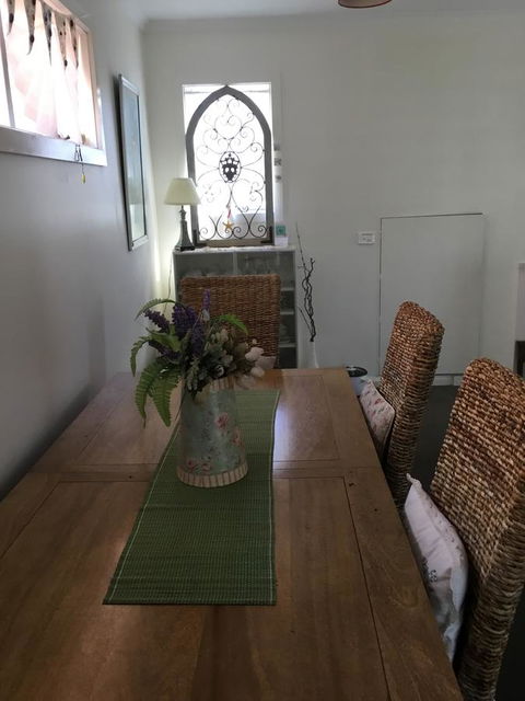 Redruth Cottage - Accommodation Gladstone 6