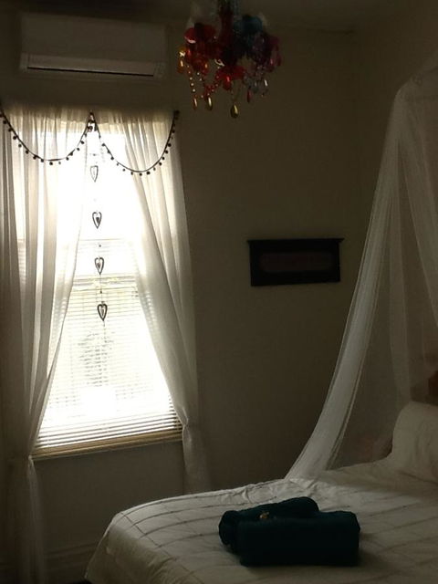 Redruth Cottage - Accommodation Gladstone 13
