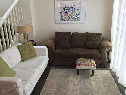 Redruth Cottage - Accommodation Gladstone 3