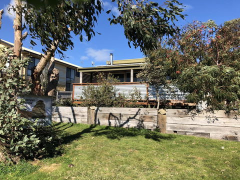 The PC Cottage - Accommodation Gladstone 8
