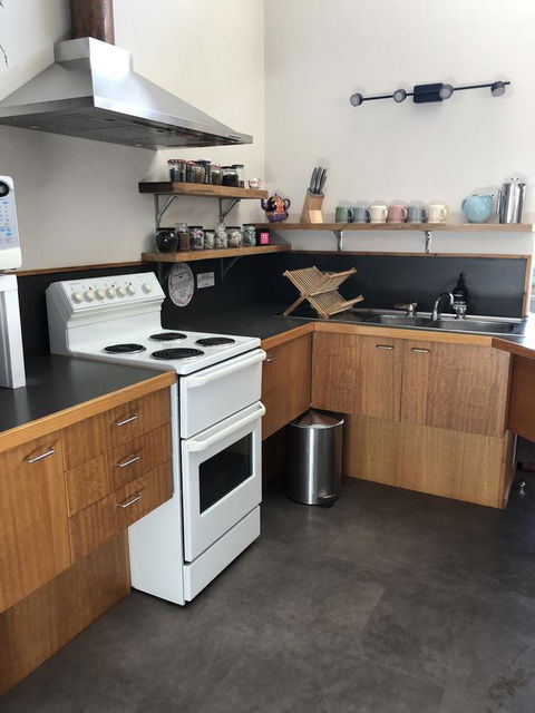 The PC Cottage - Accommodation Gladstone 15