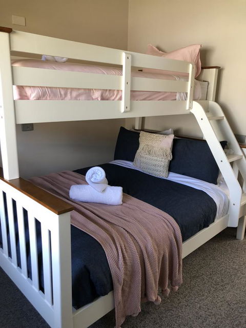 The PC Cottage - Accommodation Gladstone 13