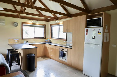 Red Ceder Cottage - Great Ocean Road - Port Campbell - Accommodation Gladstone 11