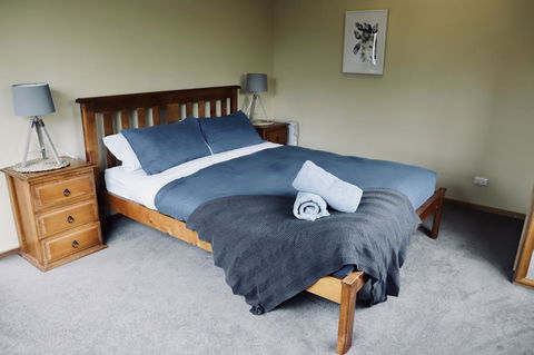 Red Ceder Cottage - Great Ocean Road - Port Campbell - Accommodation Gladstone 2