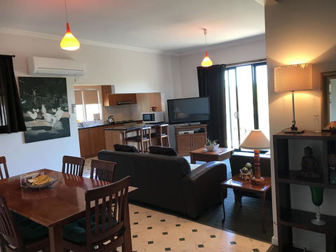 Hillâ€™s Creek Holiday Home - Accommodation Gladstone 8
