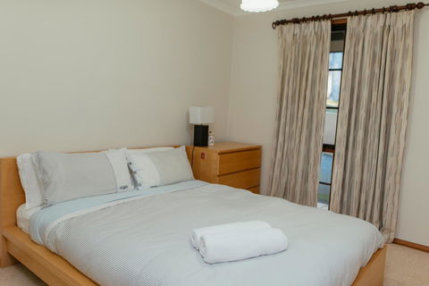 The Dan - Accommodation Gladstone 9