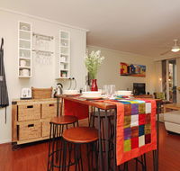 Colour Pop Fitzroy - 3 bedroom pet friendly - Accommodation Gladstone