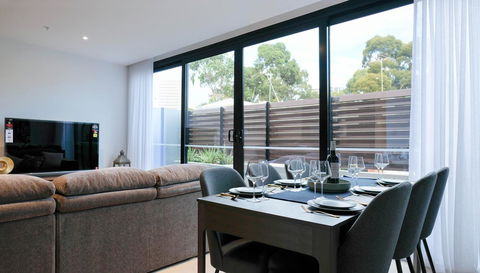 South Melbourne Short-stay Apartment - Accommodation Gladstone 8