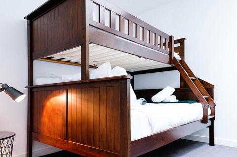 South Melbourne Short-stay Apartment - Accommodation Gladstone 9