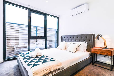 South Melbourne Short-stay Apartment - Accommodation Gladstone 2