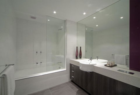 Tyrian Serviced Apartments Fitzroy - Accommodation Gladstone 8