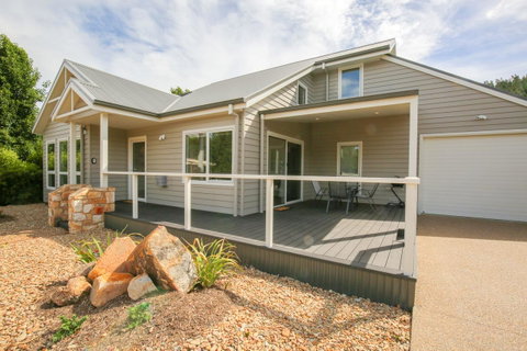 Amber Mist Villa Two - Accommodation Gladstone 5