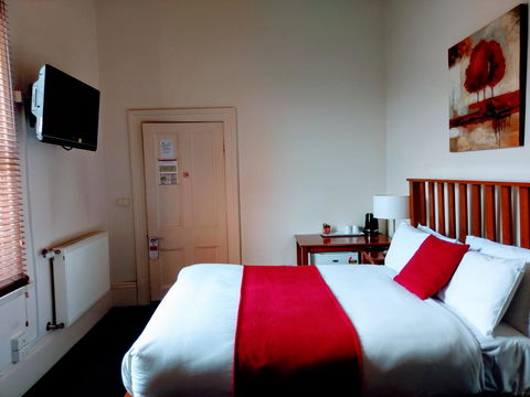 Ansonia On Lydiard - Accommodation Gladstone 36
