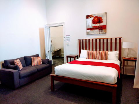 Ansonia On Lydiard - Accommodation Gladstone 32
