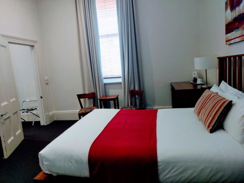 Ansonia On Lydiard - Accommodation Gladstone 30