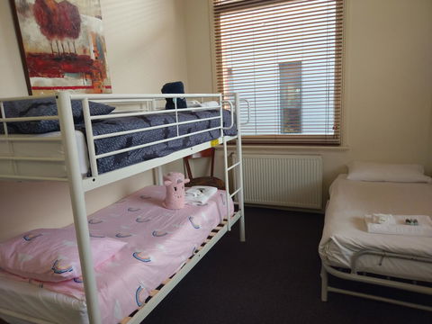 Ansonia On Lydiard - Accommodation Gladstone 13