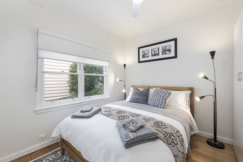 Hillside House - Accommodation Gladstone 7