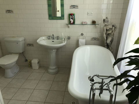 Lorelei Bed & Breakfast - Accommodation Gladstone 11
