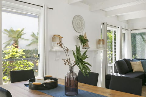 Mysa Anglesea Sleeps 7 WiFi SmartTV Cafes Shops - Accommodation Gladstone 1