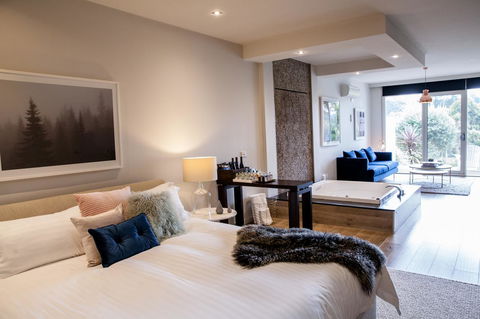 Polperro Villas - Accommodation Gladstone 5